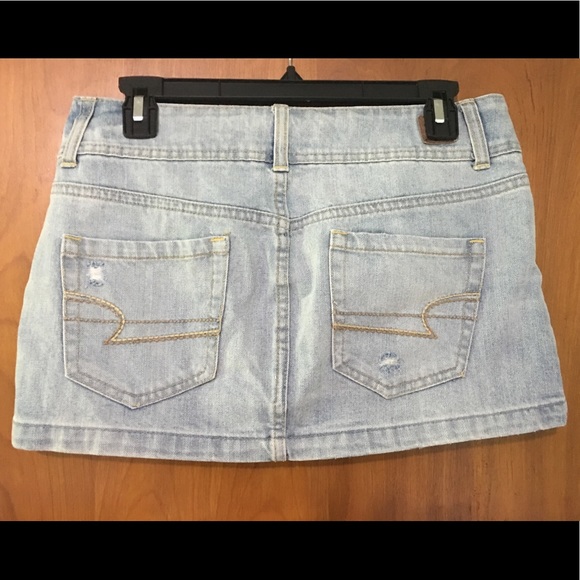 American Eagle Women's Distressed Denim Skirt 4 - Picture 3 of 6